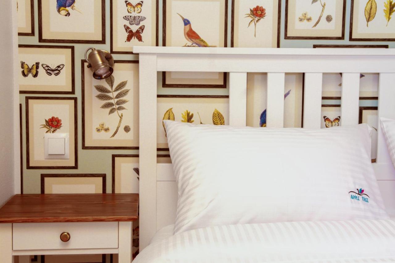 Apple Tree House Villa Lubin  ภายนอก รูปภาพ
