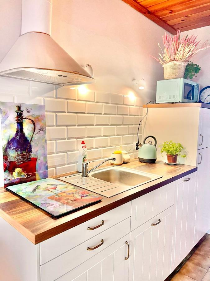 Apple Tree House Villa Lubin  ภายนอก รูปภาพ